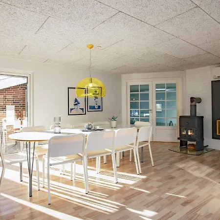 10 Person In Bl Vand Holiday home Ho